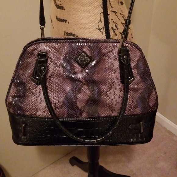Simply Vera Vera Wang Handbags - STUNNING SIMPLY VERA WANG BAG!!!